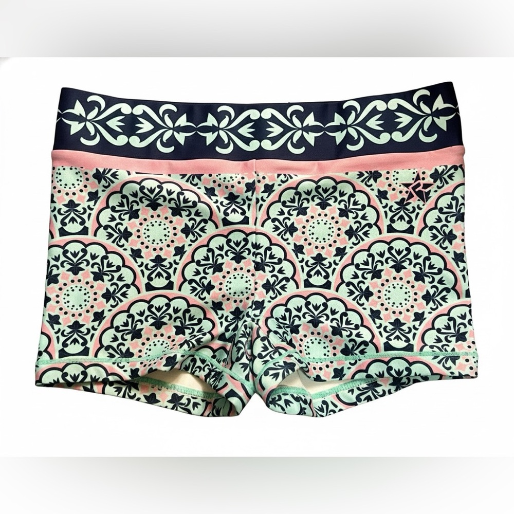 ALL-STAR REBEL ATHLETICS SHORTS
SZ YXL
EUC